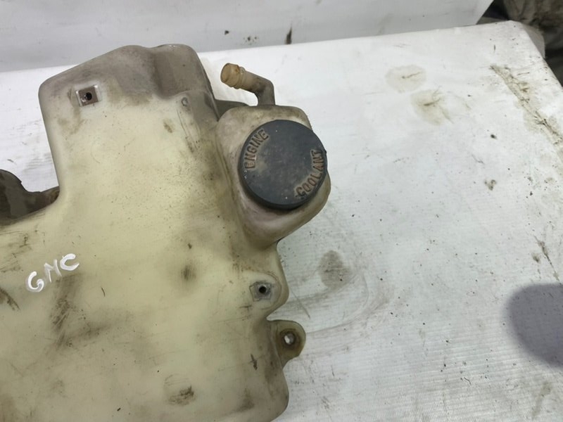 Бачок расширительный GMC Jimmy II 1995