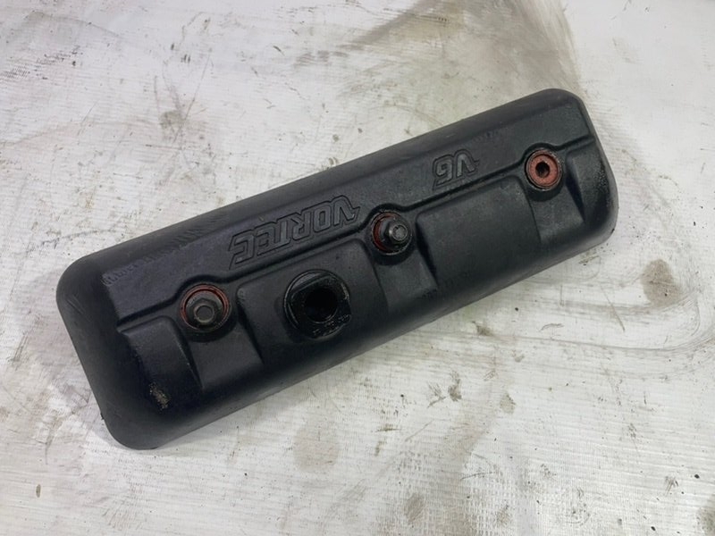 Клапанная крышка GMC Jimmy II 1995