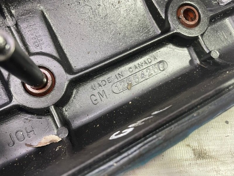 Клапанная крышка GMC Jimmy II 1995