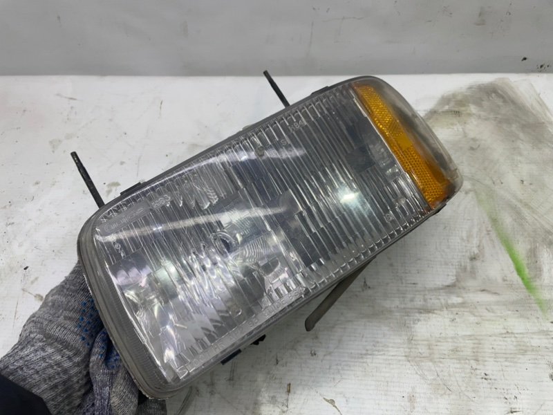 Фара GMC Jimmy II 1995