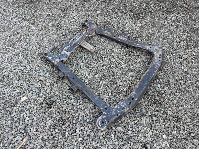 Балка Lada Largus 2013