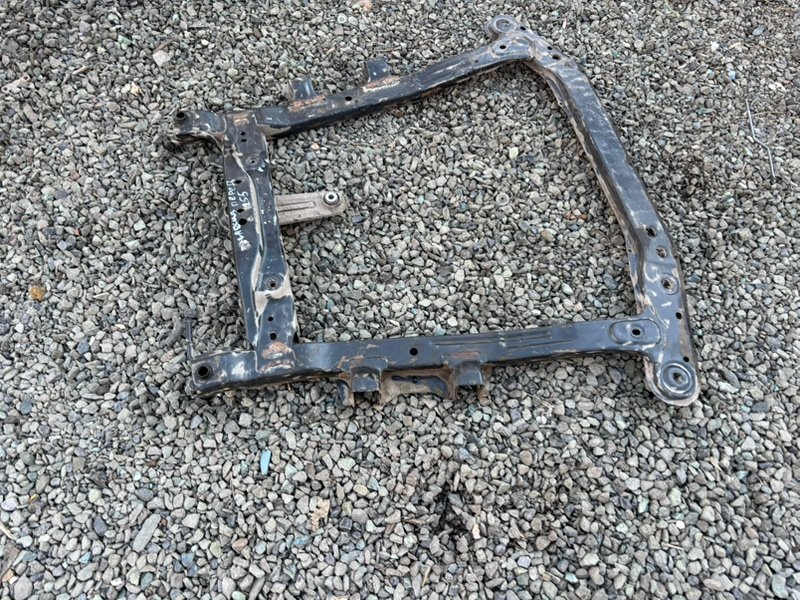 Балка Lada Largus 2013