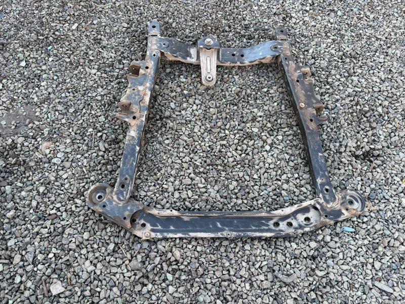 Балка Lada Largus 2013