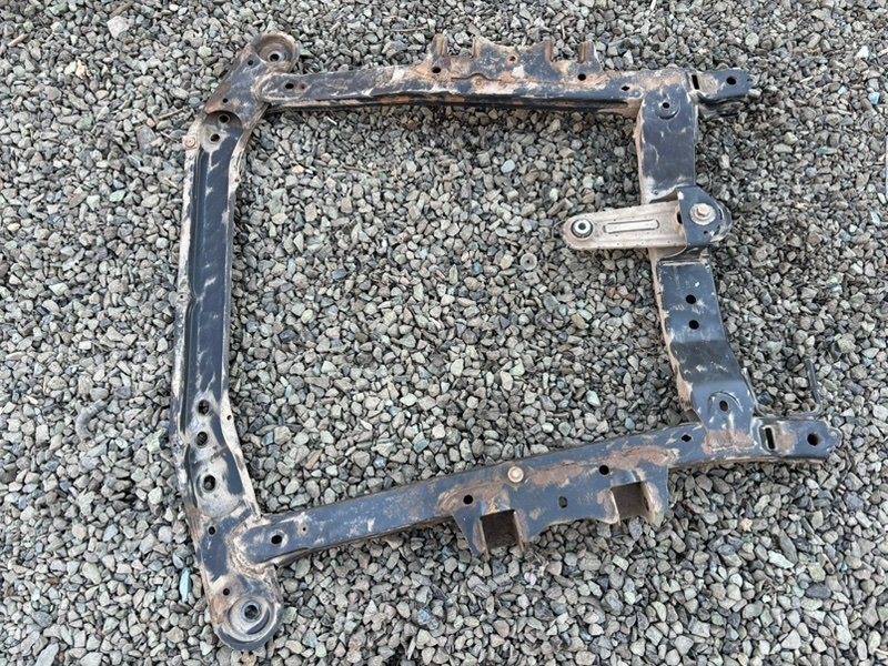 Балка Lada Largus 2013