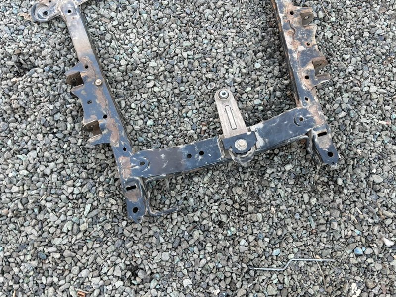 Балка Lada Largus 2013