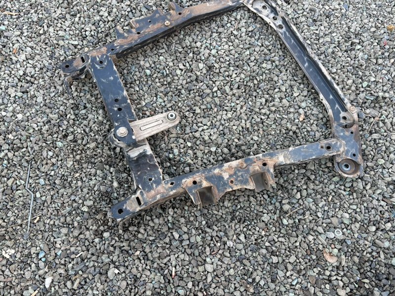 Балка Lada Largus 2013