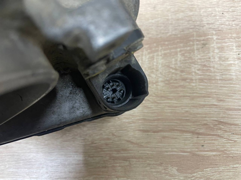 Дроссельная заслонка Mercedes-Benz E-Class W210