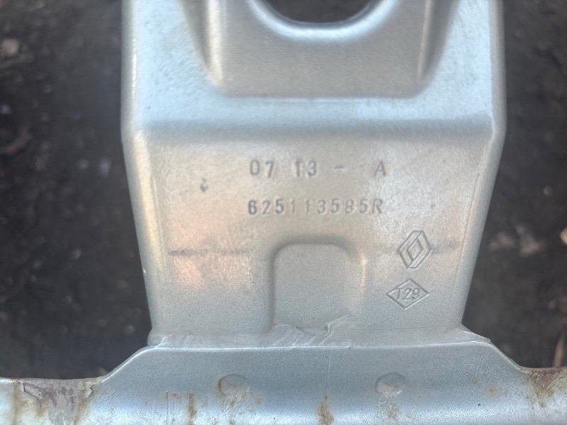 Панель передняя Lada Largus 2013