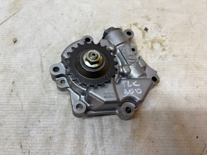 Насос масляный Toyota Land Cruiser 2021-2025 300