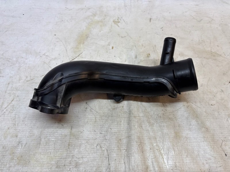 Патрубок турбины Toyota Land Cruiser 2021-2025 300