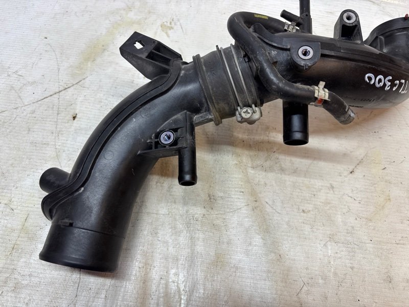 Патрубок турбины Toyota Land Cruiser 2021-2025 300