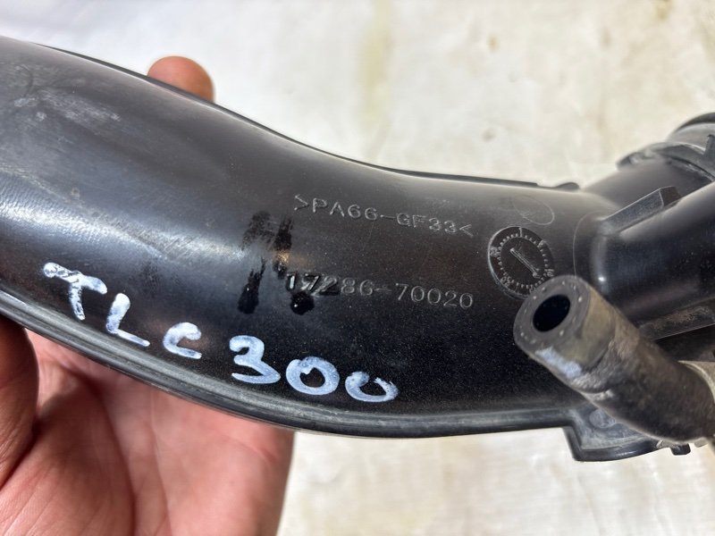 Патрубок турбины Toyota Land Cruiser 2021-2025 300