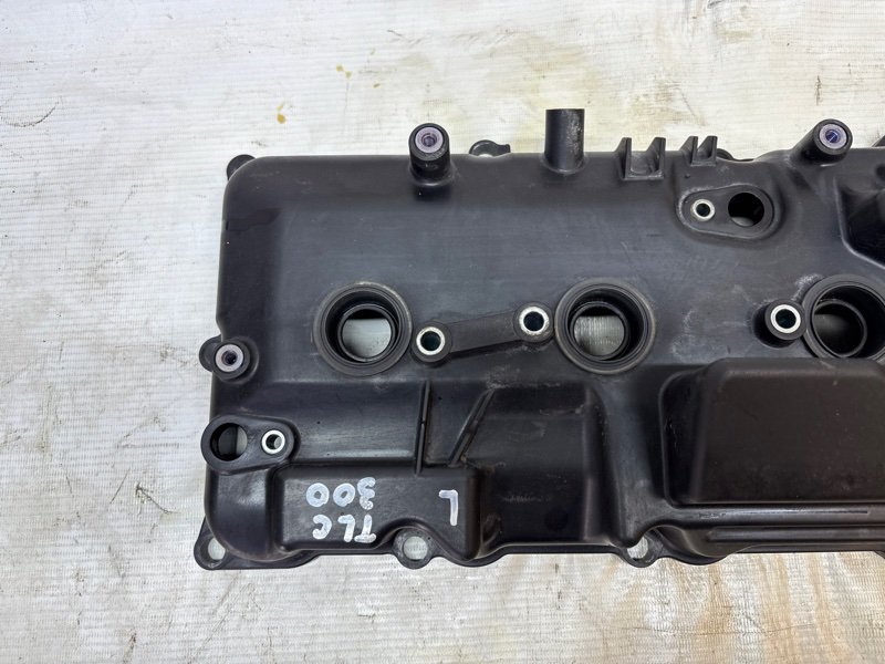Клапанная крышка Toyota Land Cruiser 2021-2025 300