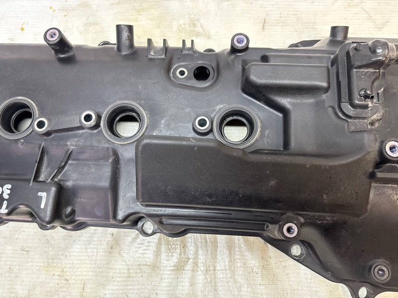 Клапанная крышка Toyota Land Cruiser 2021-2025 300
