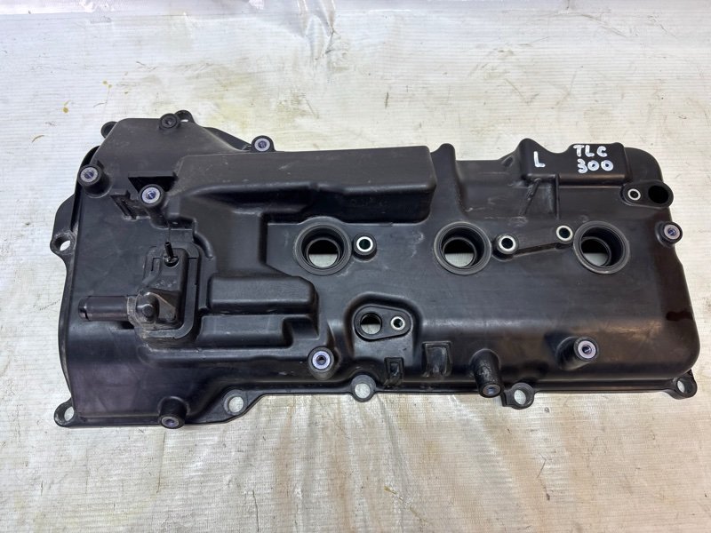 Клапанная крышка Toyota Land Cruiser 2021-2025 300