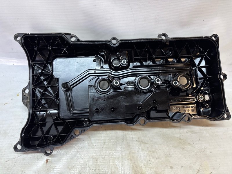 Клапанная крышка Toyota Land Cruiser 2021-2025 300