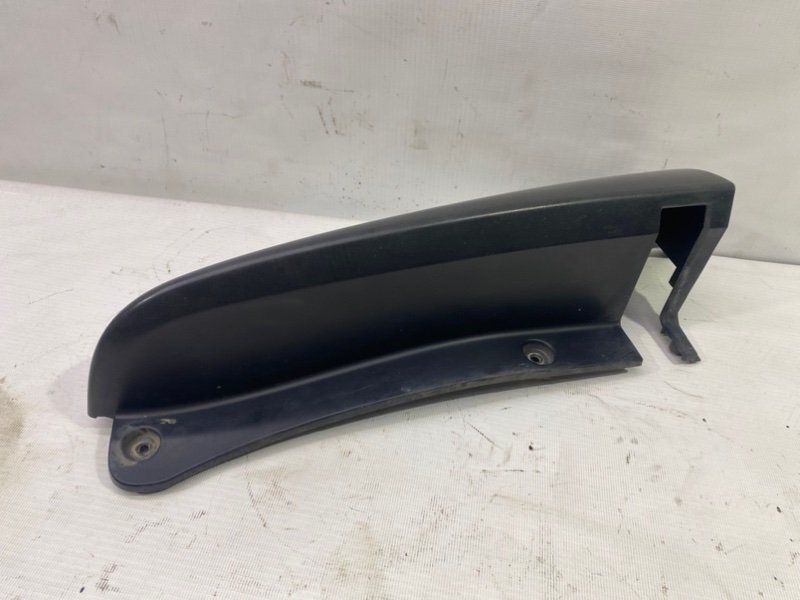Накладка крыла Lada Largus 2013