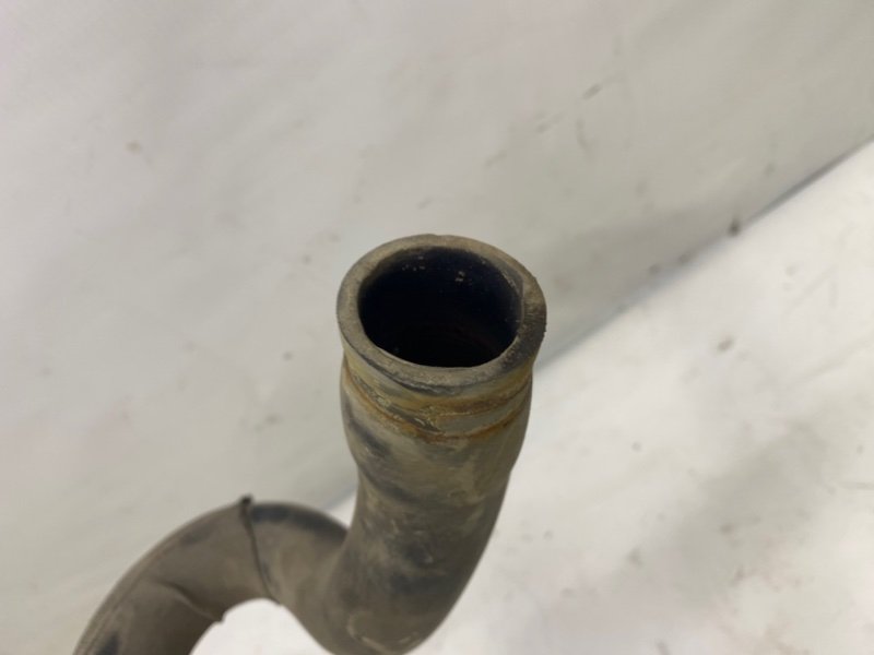 Патрубок Lada Largus 2013