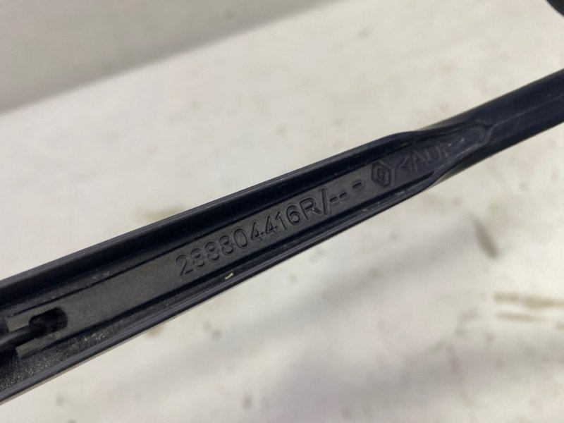 Поводок стеклоочистителя Lada Largus 2013