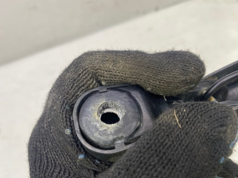 Поводок стеклоочистителя Lada Largus 2013