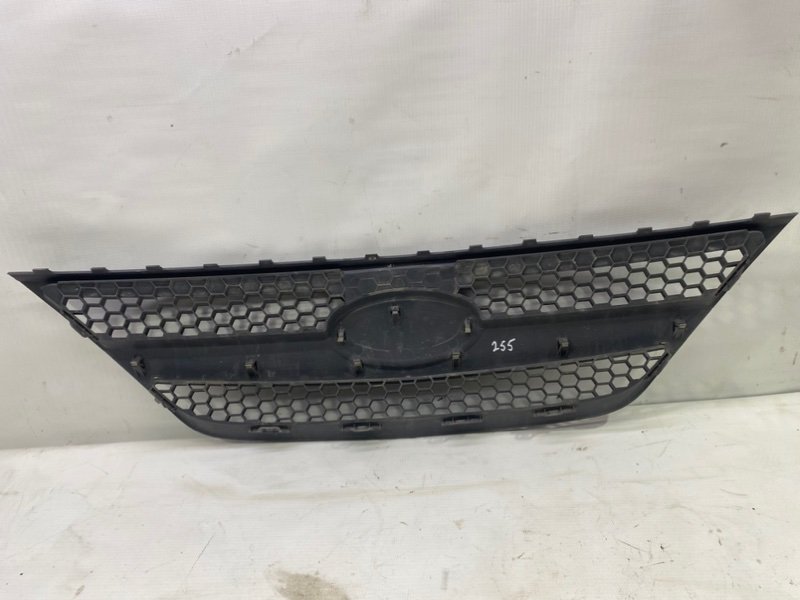 Решетка радиатора Lada Largus 2013