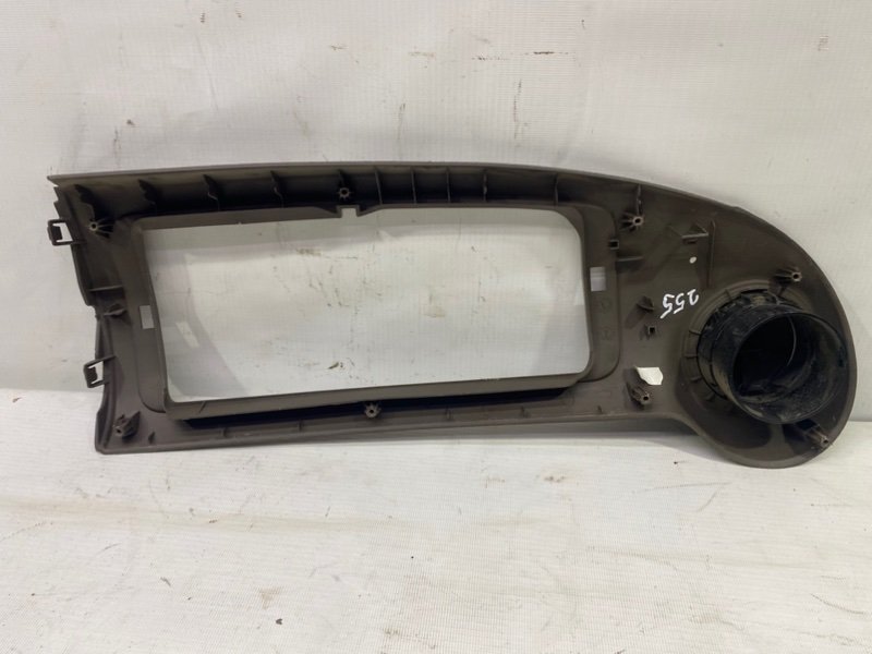 Накладка торпеды Lada Largus 2013