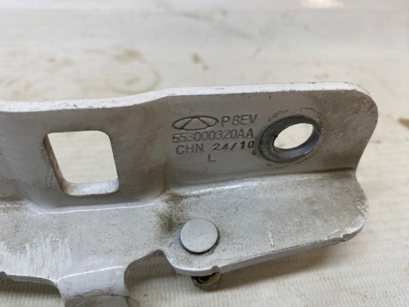 Петля капота Omoda C5 2024