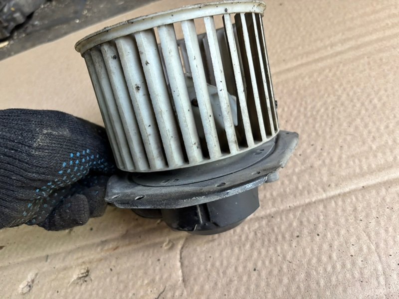 Моторчик печки GMC Jimmy II 1995