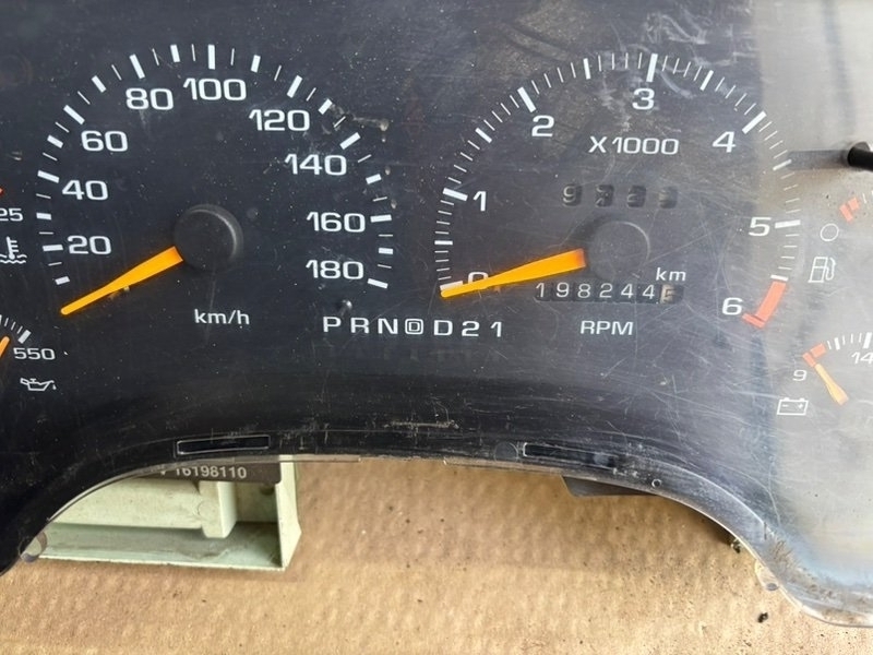 Панель приборов GMC Jimmy II 1995