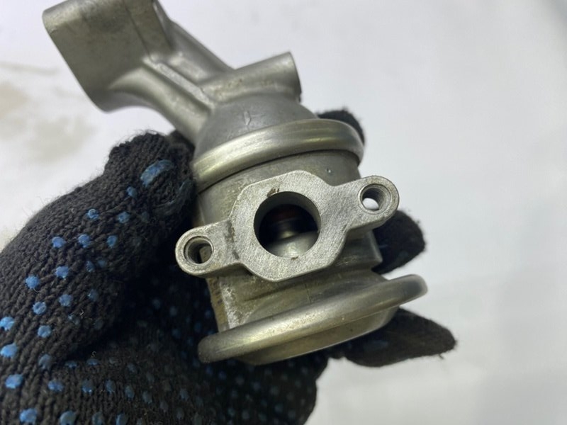 Клапан EGR Audi A6 2012