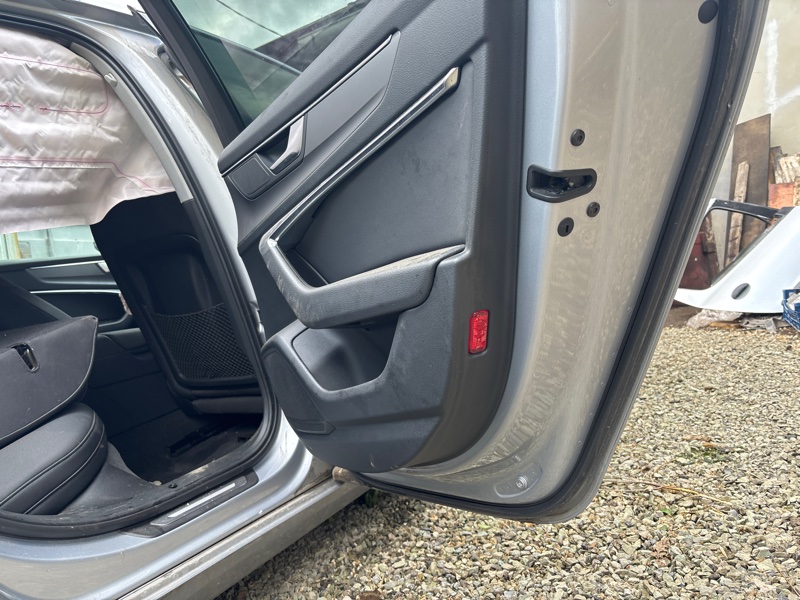 Дверь Audi A6 2019