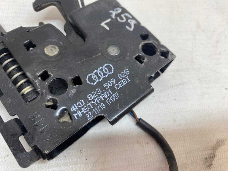 Замок капота Audi A6 2019
