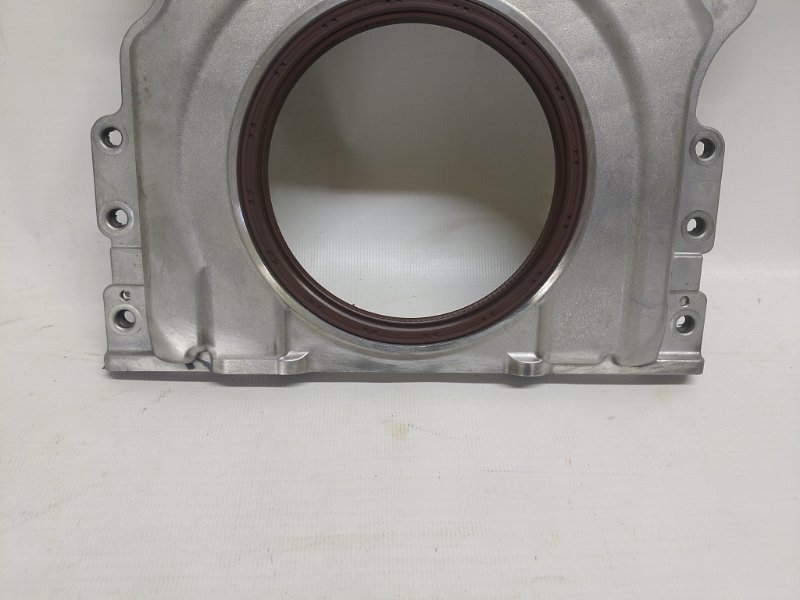 Крышка коленвала Toyota Land Cruiser 2021-2025 300