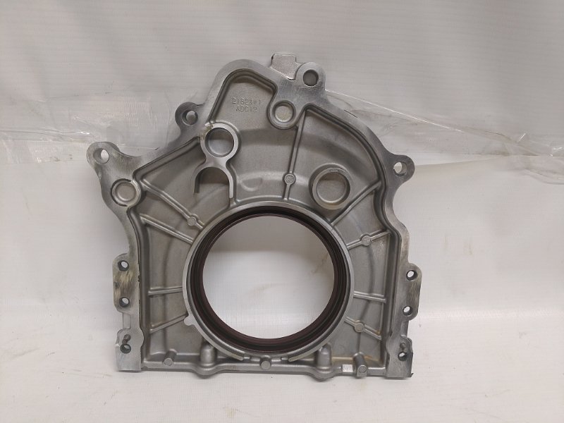 Крышка коленвала Toyota Land Cruiser 2021-2025 300