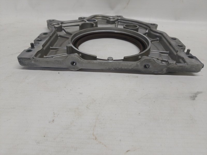 Крышка коленвала Toyota Land Cruiser 2021-2025 300