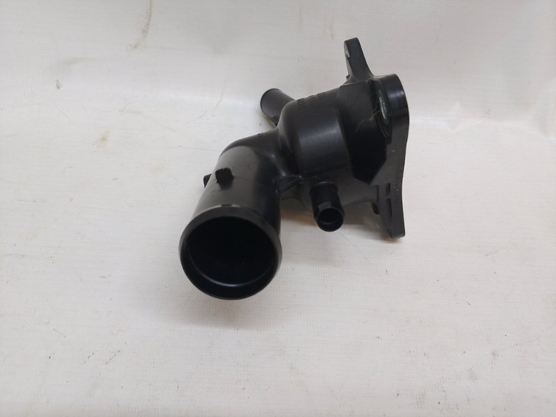 Корпус термостата Toyota Land Cruiser 2021-2025 300