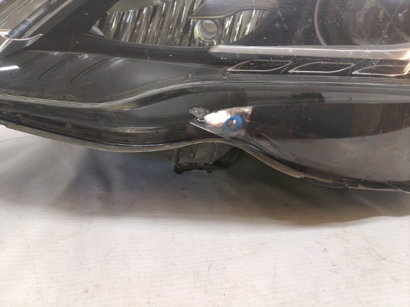 Стекло фары Mercedes Benz x204 2013
