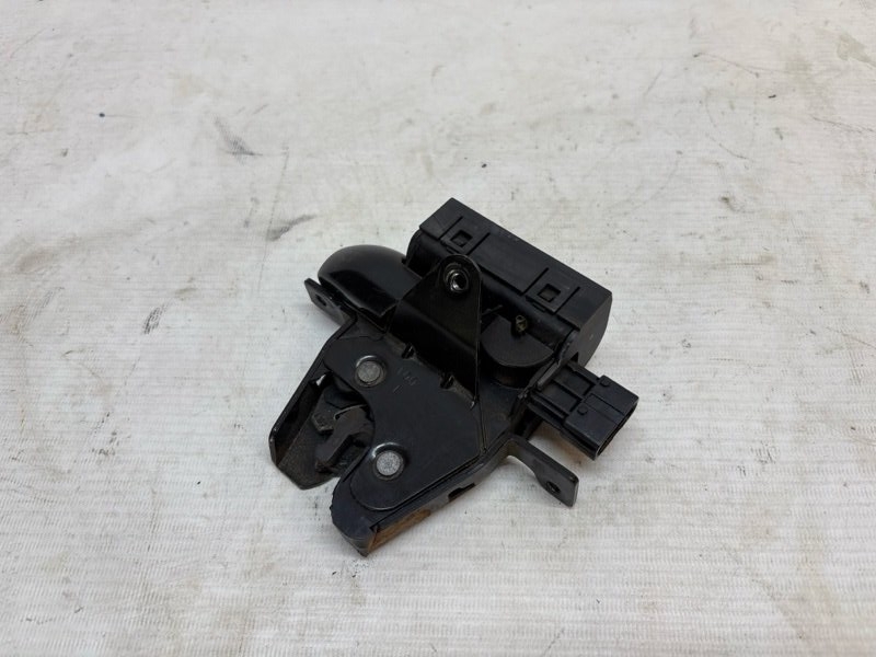 Замок крышки багажника Cadillac BLS 2008