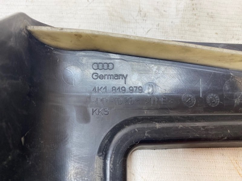 Водосток Audi A6 2019