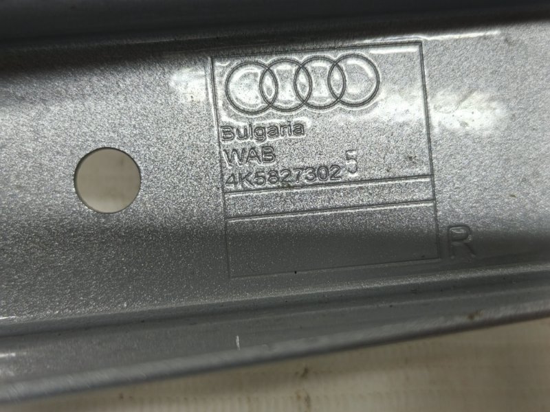 Петля крышки багажника Audi A6 2019