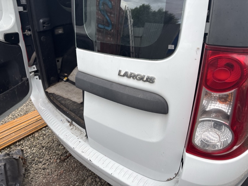Дверь багажника Lada Largus