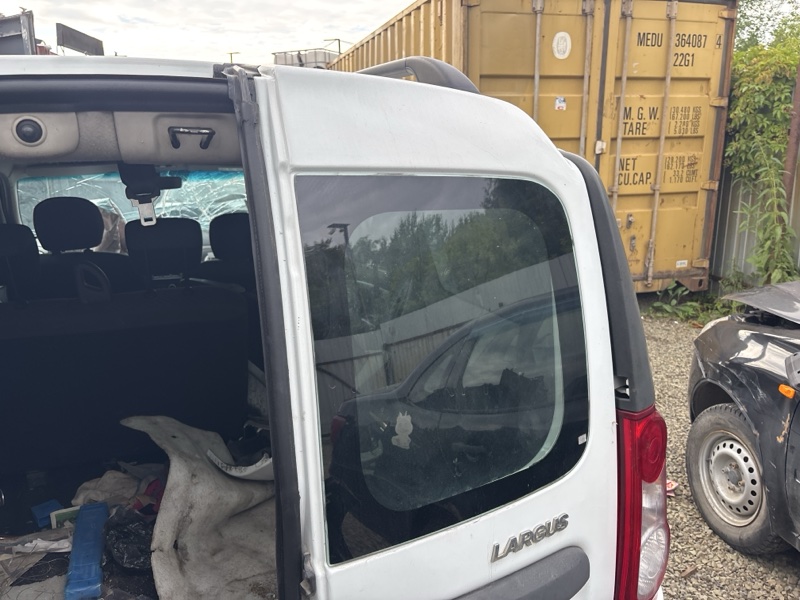 Дверь багажника Lada Largus