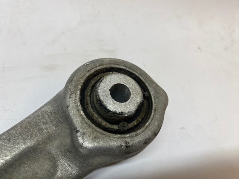 Рычаг Audi A6 2019