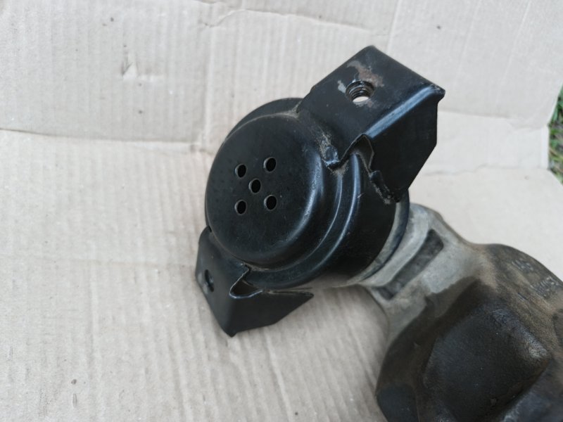 Подушка двигателя Chery Very А13 2011