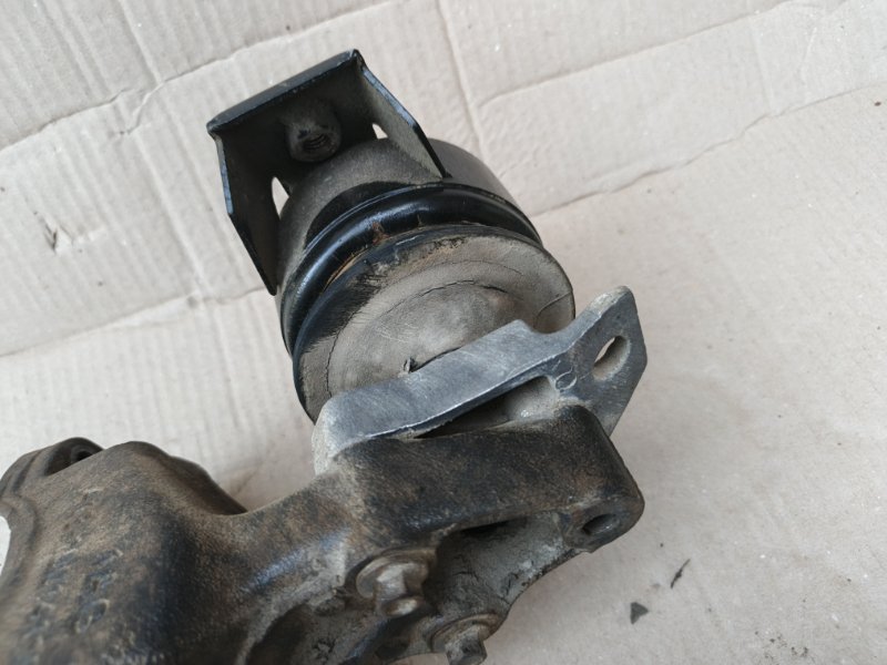 Подушка двигателя Chery Very А13 2011