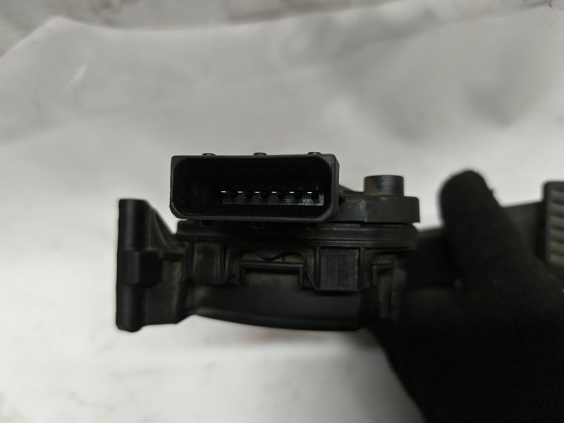 Педаль газа Opel Astra 2011 J