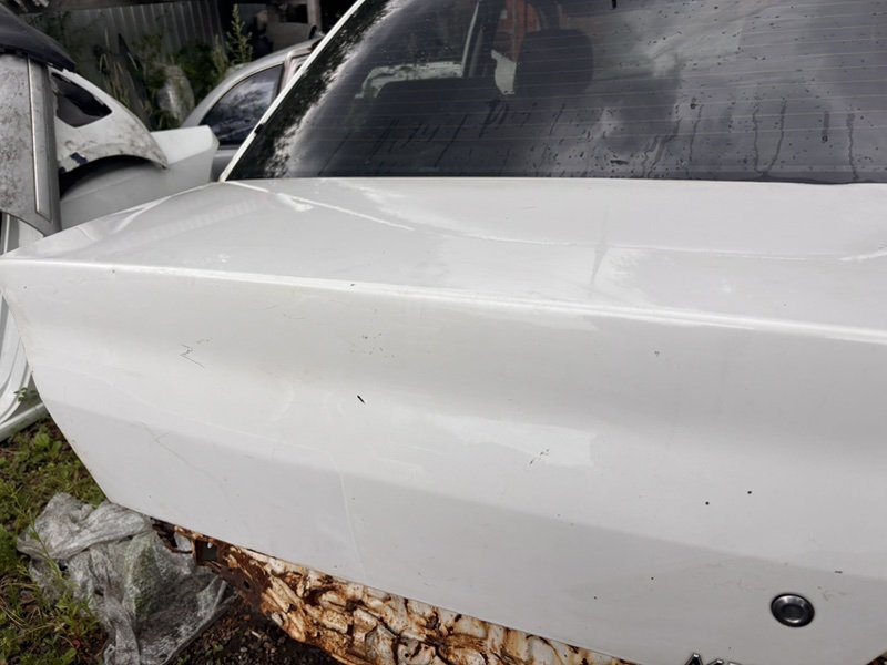 Крышка багажника Mitsubishi Lancer Cedia 2002