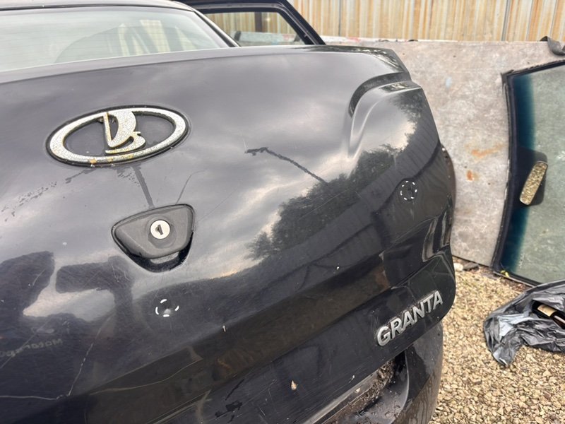 Крышка багажника lada Granta