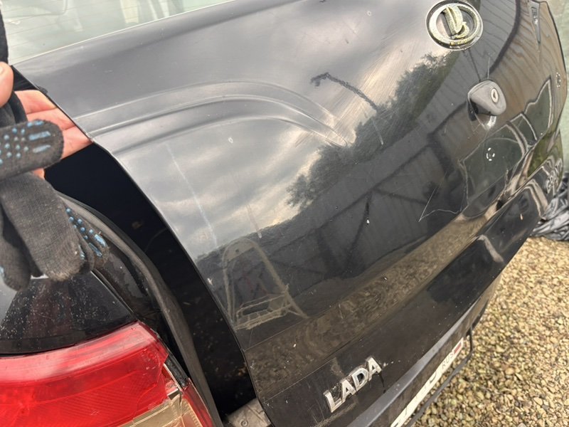 Крышка багажника lada Granta