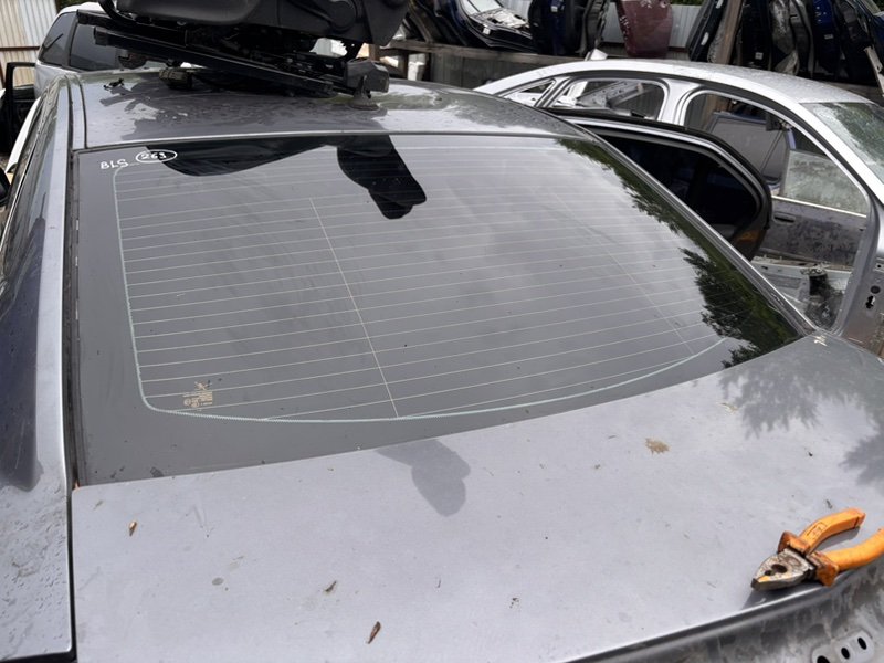 Стекло заднее Cadillac BLS 2008